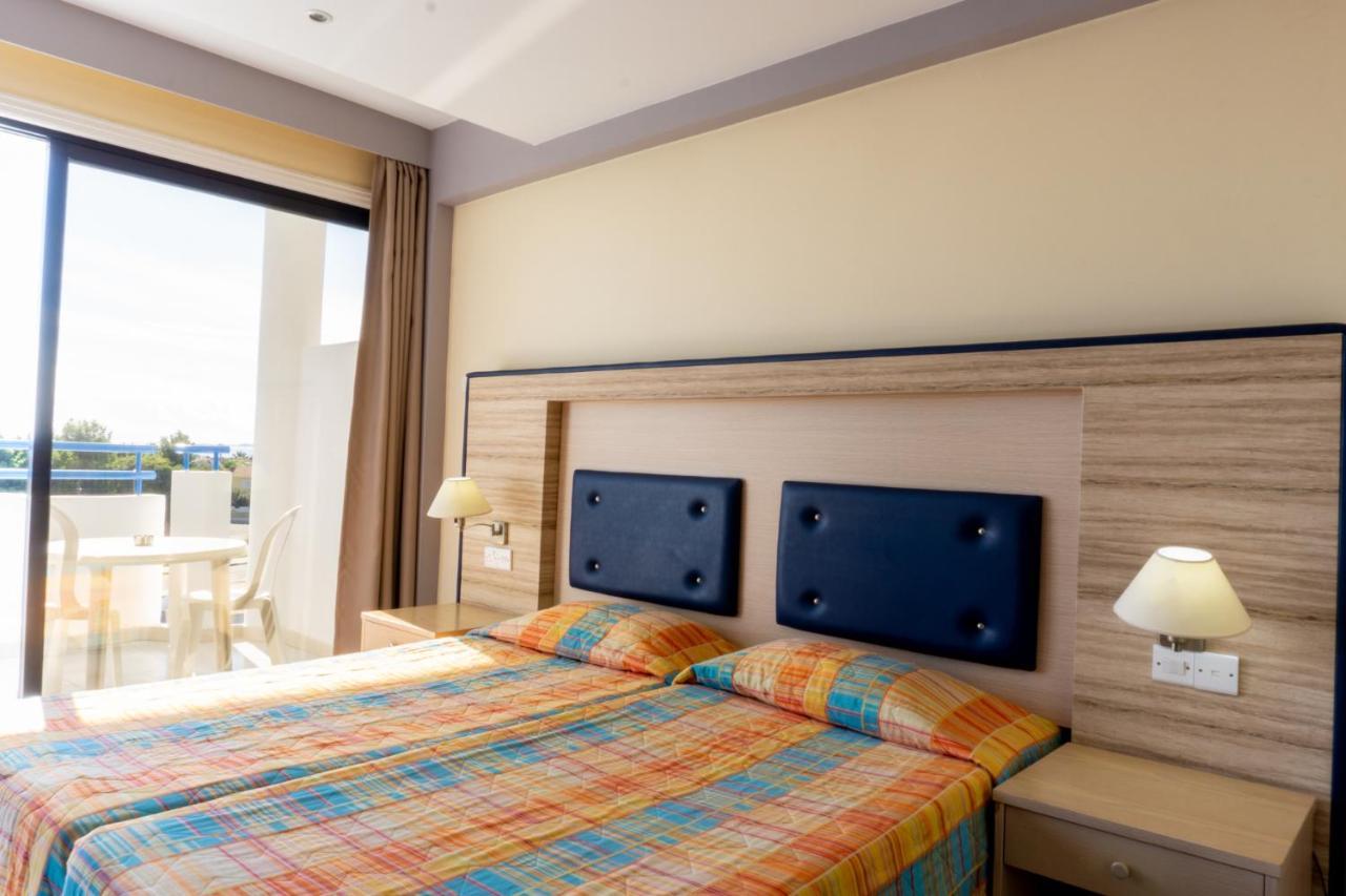 Mariandy Hotel Larnaca Bagian luar foto