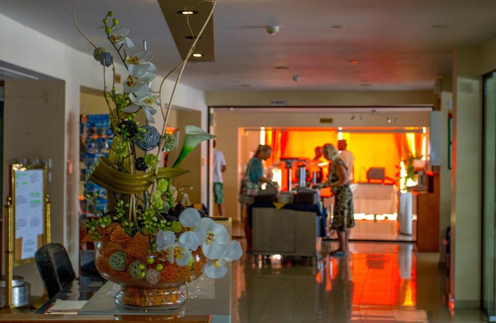 Mariandy Hotel Larnaca Bagian luar foto