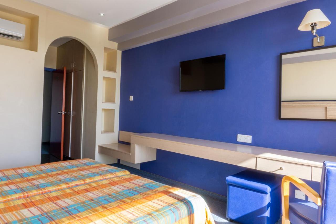 Mariandy Hotel Larnaca Bagian luar foto