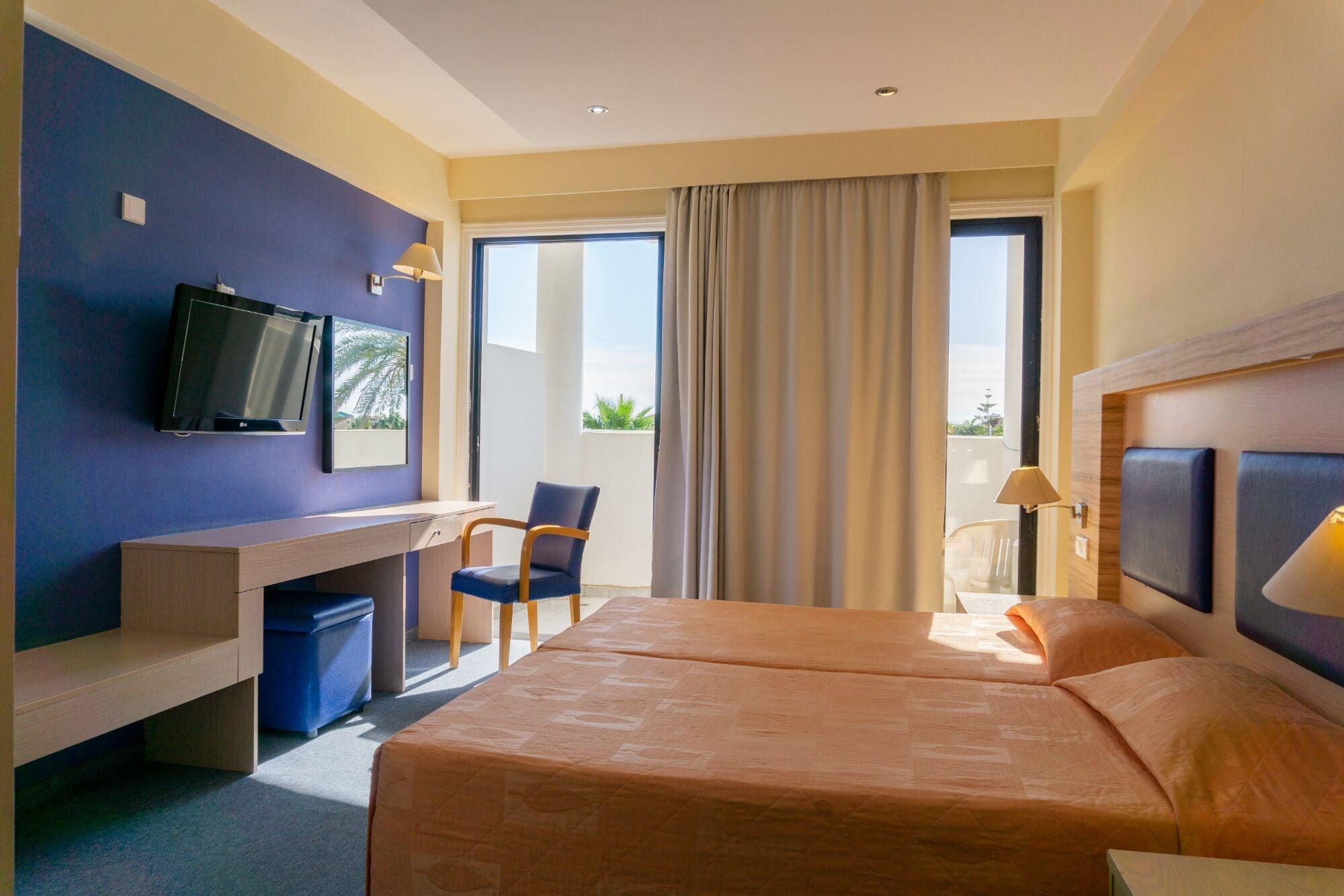 Mariandy Hotel Larnaca Bagian luar foto